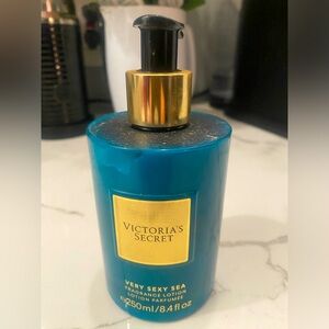 Victoria's Secret Very Sexy Sea Fragrance Body Lotion